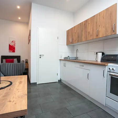 Appartement Serviceroom24 - 2 In Hoch Wlan - Smart-tv - 24-7 Check-in Und Kueche