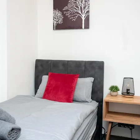 Apartment Serviceroom24 - 2 In Hoch Wlan - Smart-tv - 24-7 Check-in Und Kueche *