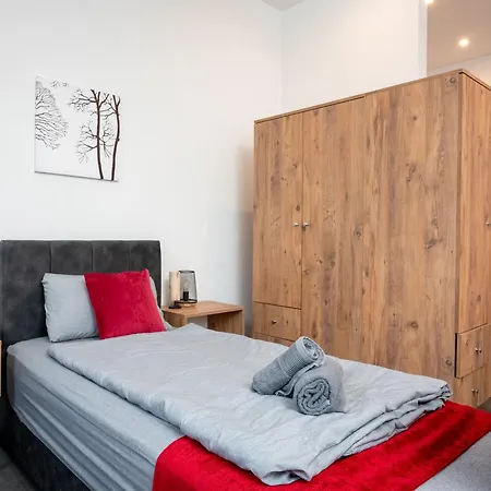 Apartment Serviceroom24 - 2 In Hoch Wlan - Smart-tv - 24-7 Check-in Und Kueche *