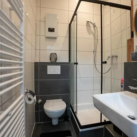 Serviceroom24 - 2 In Hoch Wlan - Smart-tv - 24-7 Check-in Und Kueche