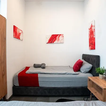 Apartment Serviceroom24 - 2 In Hoch Wlan - Smart-tv - 24-7 Check-in Und Kueche