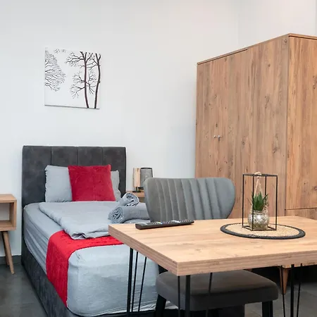 Apartment Serviceroom24 - 2 In Hoch Wlan - Smart-tv - 24-7 Check-in Und Kueche
