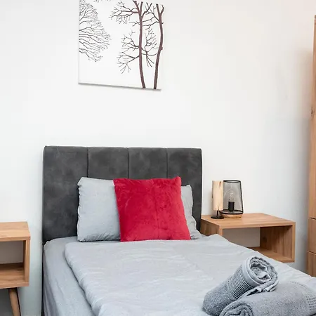 Apartment Serviceroom24 - 2 In Hoch Wlan - Smart-tv - 24-7 Check-in Und Kueche *