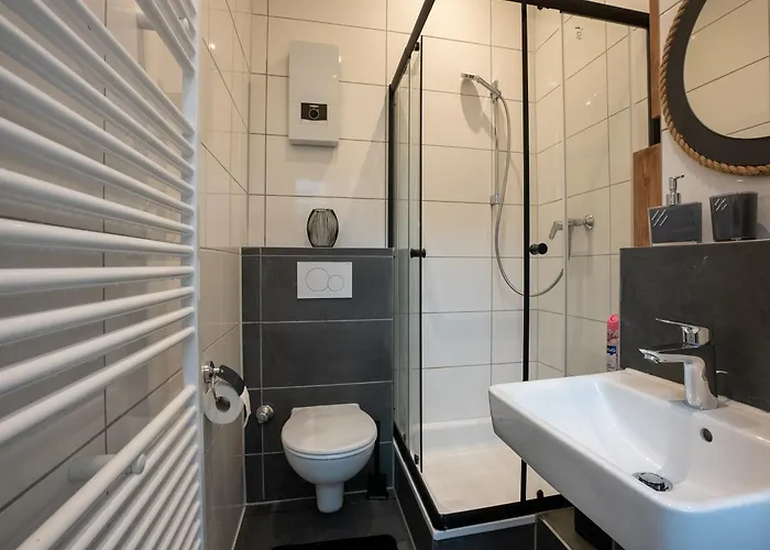 Serviceroom24 - 2 In Hoch Wlan - Smart-tv - 24-7 Check-in Und Kueche