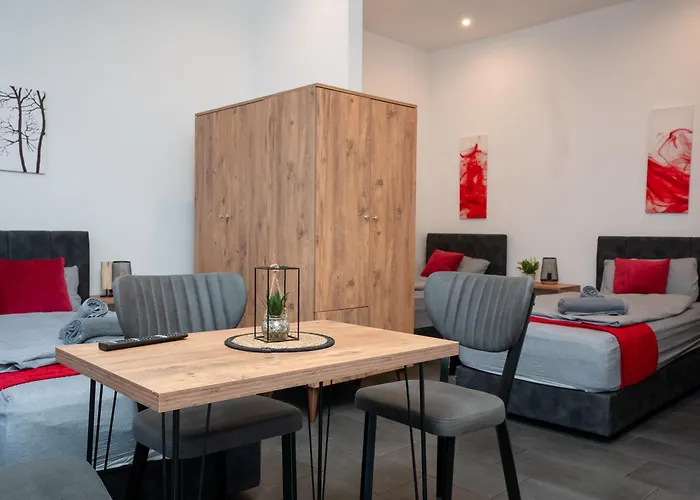 Serviceroom24 - 2 In Hoch Wlan - Smart-tv - 24-7 Check-in Und Kueche